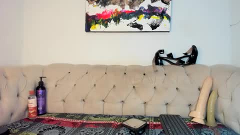 Amy Kamila online show from 02.01.25