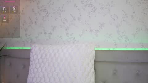 Snapshot of amykaiya chatting on 10.14.25 Amy online show from 10.14.25