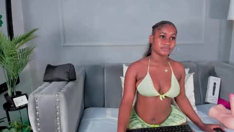 Snapshot of amykord chatting on 03.10.25 Amykord online show from 03.10.25