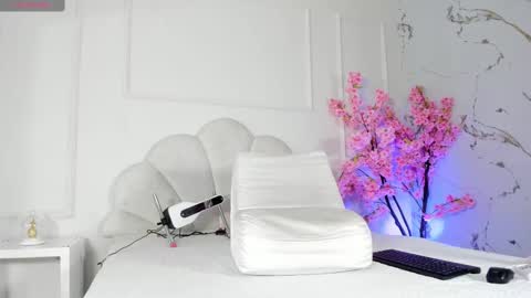 Snapshot of amykord chatting on 10.25.25 Amykord online show from 10.25.25