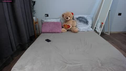 Snapshot of amymilson chatting on 02.25.25 amymilson online show from 02.25.25