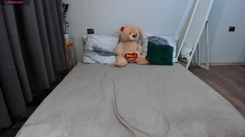 Snapshot of amymilson chatting on 02.26.25 amymilson online show from 02.26.25