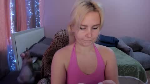 Snapshot of amymilson chatting on 02.09.26 amymilson online show from 02.09.26