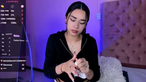 Amy ... Nice to meet u   thumb up me please its important online show from 02.25.25