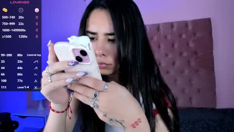 Amy ... Nice to meet u   thumb up me please its important online show from 03.11.25