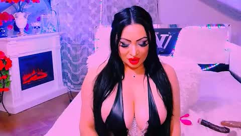 Snapshot of amyrarosera chatting on 11.01.25 Alimoonyia online show from 11.01.25