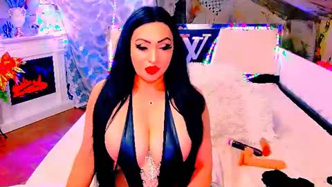 Snapshot of amyrarosera chatting on 06.22.26 Alimoonyia online show from 06.22.26