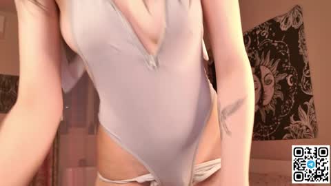 Snapshot of amyskymoon chatting on 05.28.26 amyskymoon online show from 05.28.26