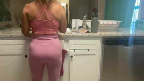 Snapshot of amysmilez chatting on 09.18.25 Amy Smilez online show from 09.18.25