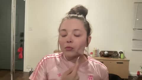 Snapshot of amythrill chatting on 09.09.25 Amy Thrill online show from 09.09.25