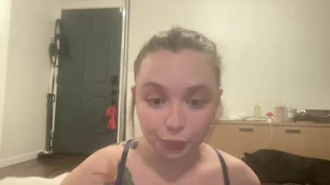 Snapshot of amythrill chatting on 09.16.25 Amy Thrill online show from 09.16.25