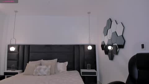 AMY WALKER online show from 01.28.25