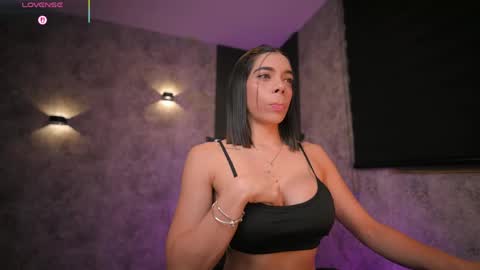 AMY WALKER online show from 06.04.26