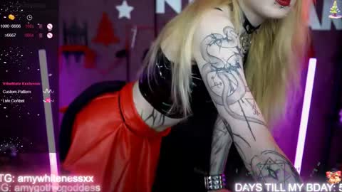 Snapshot of amywhitenessxx chatting on 12.20.25 Amy switch Goddess divine Mistress online show from 12.20.25