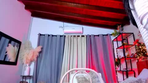 ana_grecco online show from 11.28.25