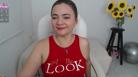 Snapshot of ana_hotmilfx chatting on 09.11.25 ANA online show from 09.11.25