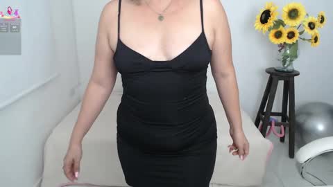 Snapshot of ana_hotmilfx chatting on 09.13.25 ANA online show from 09.13.25