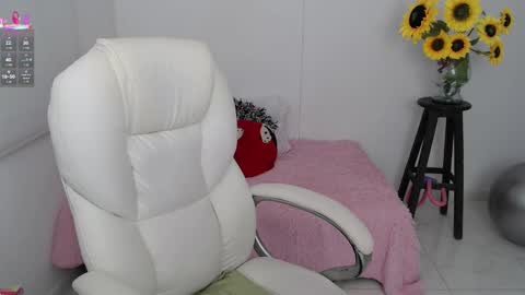 Snapshot of ana_hotmilfx chatting on 09.17.25 ANA online show from 09.17.25