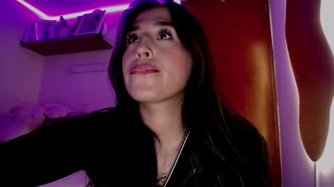 Snapshot of ana_m_ chatting on 12.22.24 Ana online show from 12.22.24