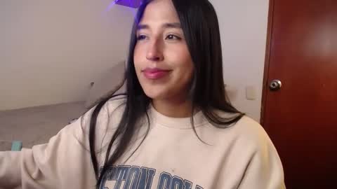 Snapshot of ana_m_ chatting on 10.01.25 Ana online show from 10.01.25