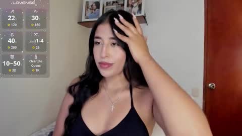 Snapshot of ana_m_ chatting on 12.05.25 Ana online show from 12.05.25