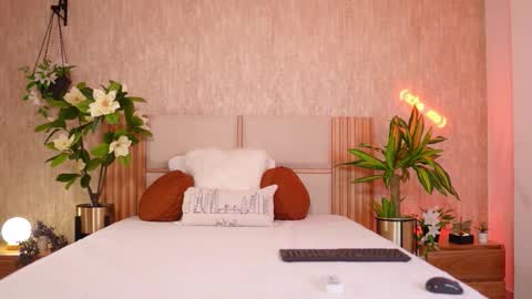 Snapshot of ana_maria11 chatting on 09.13.25 Ana online show from 09.13.25