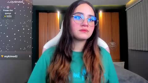 Snapshot of ana_taylor2 chatting on 02.07.25 Ana online show from 02.07.25