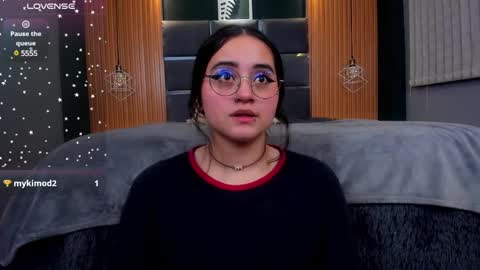 Snapshot of ana_taylor2 chatting on 02.12.25 Ana online show from 02.12.25