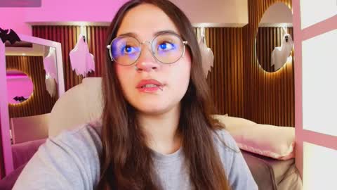 Snapshot of ana_taylor2 chatting on 10.08.25 Ana online show from 10.08.25