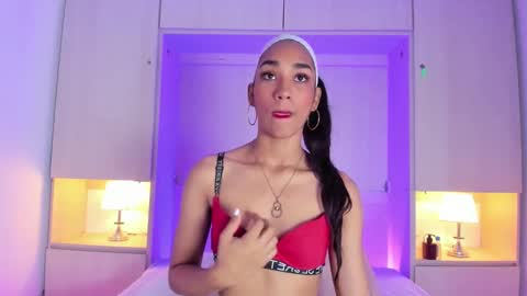 Snapshot of anaacollins_ chatting on 10.25.25 anaacollins_ online show from 10.25.25