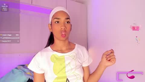 Snapshot of anaacollins_ chatting on 11.26.25 anaacollins_ online show from 11.26.25