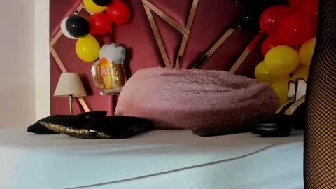 Snapshot of anaaherrera chatting on 09.25.25 Ana Herrera online show from 09.25.25