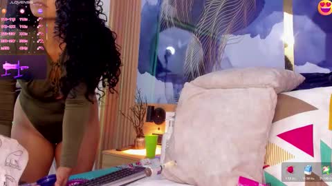 Snapshot of anabacker01 chatting on 11.22.25 anabacker01 online show from 11.22.25