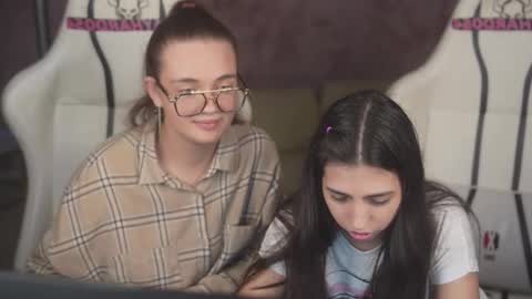 Sweet girls online show from 03.01.26