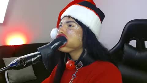 Snapshot of anabel693 chatting on 12.16.24 anabel alice gandara online show from 12.16.24