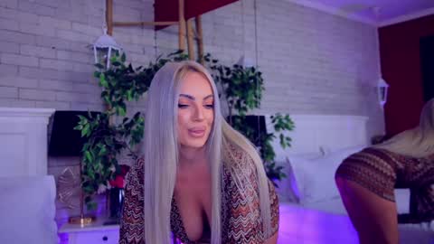 Snapshot of anabellastar chatting on 11.11.25 anabellastar online show from 11.11.25