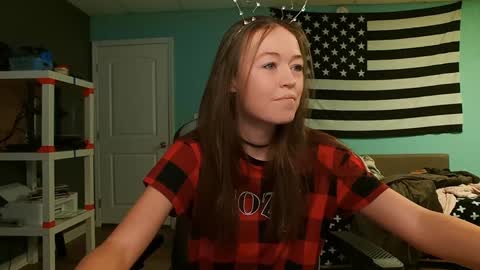 Snapshot of anabelleleigh chatting on 12.18.24 Anabelleleigh online show from 12.18.24