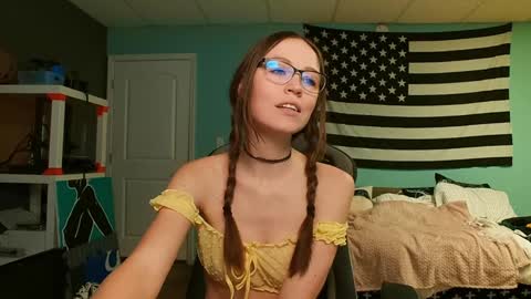 Snapshot of anabelleleigh chatting on 03.05.25 Anabelleleigh online show from 03.05.25
