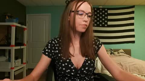 Snapshot of anabelleleigh chatting on 10.03.25 Anabelleleigh online show from 10.03.25
