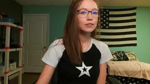 Snapshot of anabelleleigh chatting on 10.08.25 Anabelleleigh online show from 10.08.25