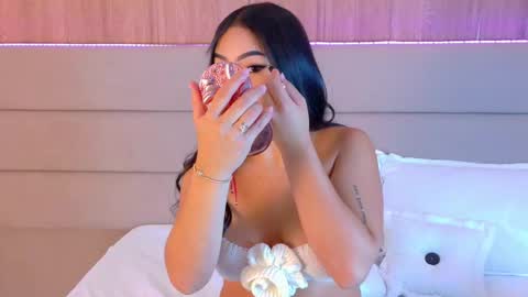 Snapshot of anabelleray chatting on 11.08.25 anabelleray online show from 11.08.25