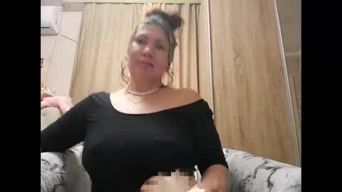 Snapshot of anabellovee chatting on 02.26.26 ANABELLOVEE online show from 02.26.26