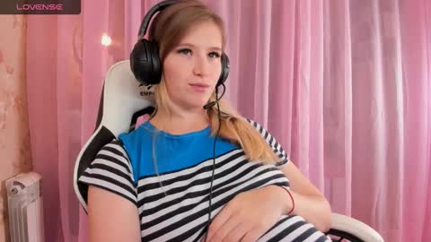 AnabelMelody online show from 10.19.25