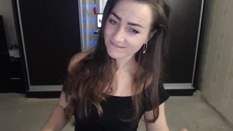 Snapshot of anabelsweet chatting on 10.16.25 Milana online show from 10.16.25