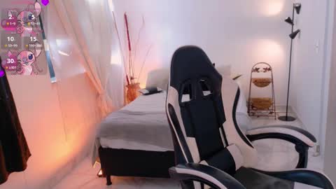 ANABEL WOLF  online show from 11.23.25