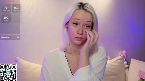 Snapshot of anadeya chatting on 09.11.25 Deya online show from 09.11.25