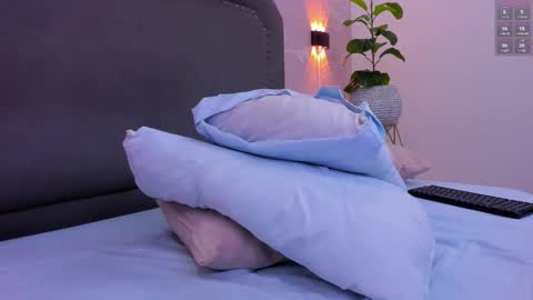 Snapshot of anagil_ chatting on 10.30.25 A N A online show from 10.30.25