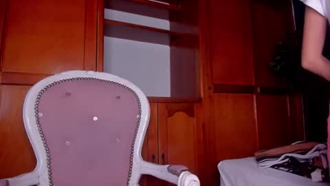 Snapshot of anahi__18 chatting on 01.17.26 Anahi online show from 01.17.26