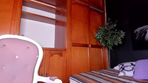 Snapshot of anahi__18 chatting on 02.04.26 Anahi online show from 02.04.26