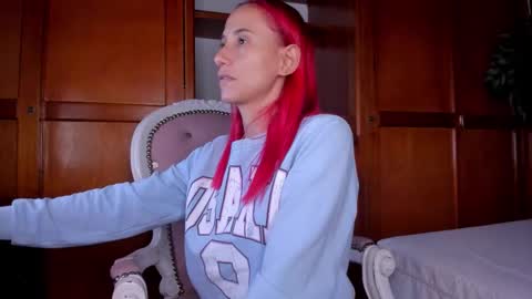 Snapshot of anahi__18 chatting on 02.10.26 Anahi online show from 02.10.26